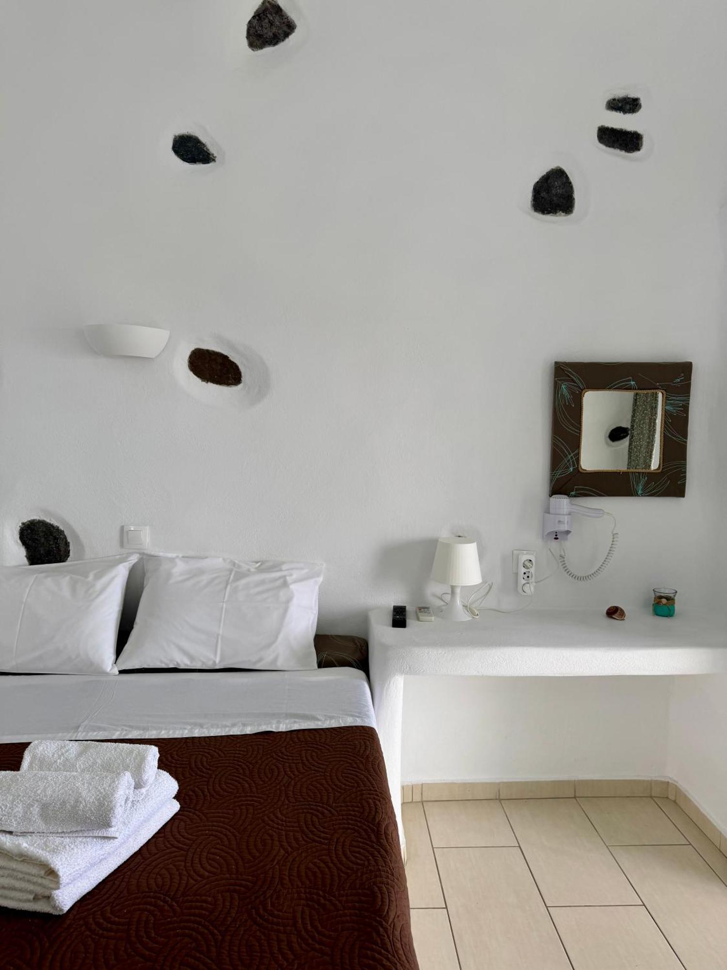 Manias Fira Residences Exterior photo