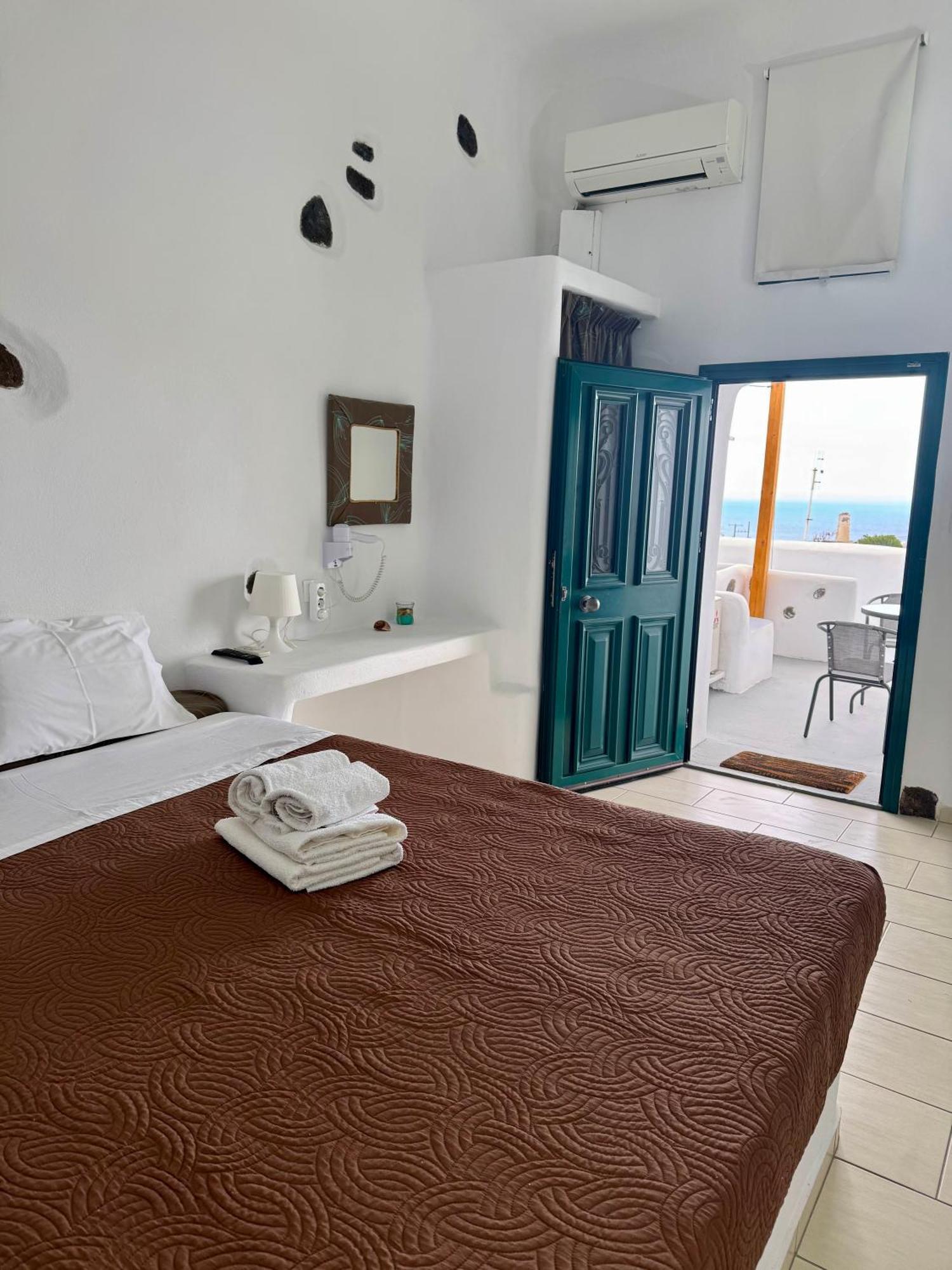 Manias Fira Residences Exterior photo